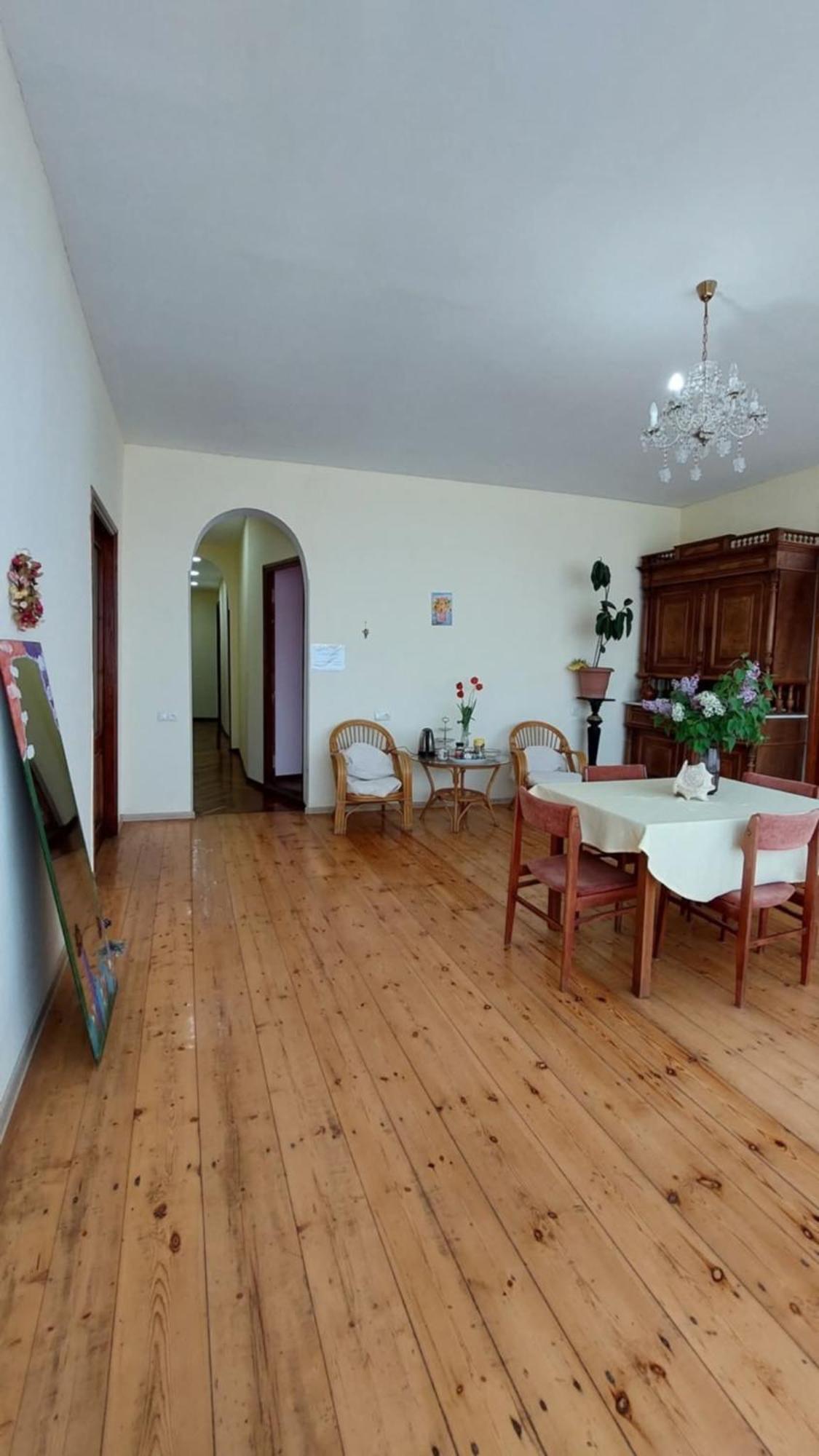 Guesthouse "Door" In Sighnaghi Bagian luar foto